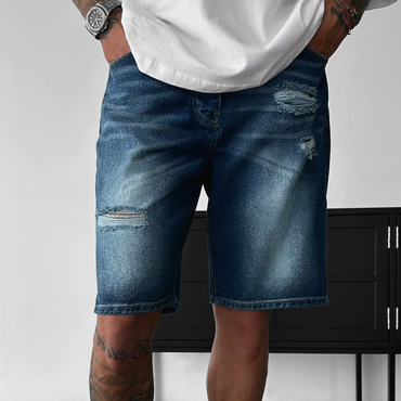 Torn Short Jeans Chic