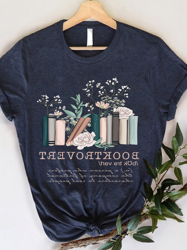 Booktrovert Book Lovers Chic T-shirt