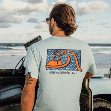 Men's Vintage 90s Quiksilver Chic Surf Beach Short Sleeve T-shirt
