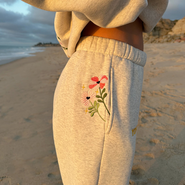 Women's Flower Embroidered Chic Sweatpants